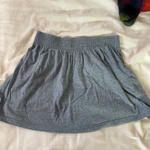 High waisted gray skirt - Picture 3 of 4